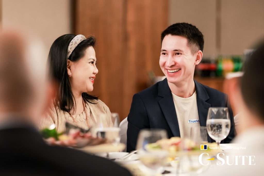 Conversation at the C-Suite Roundtable table